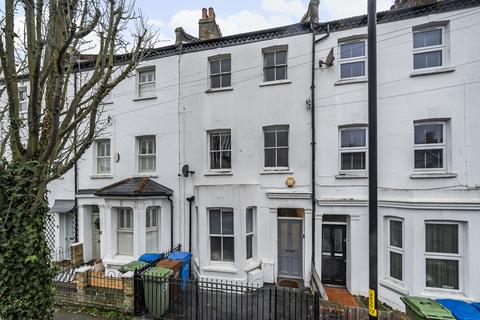 4 bedroom terraced house to rent, Landcroft Road, London, SE22 9JW