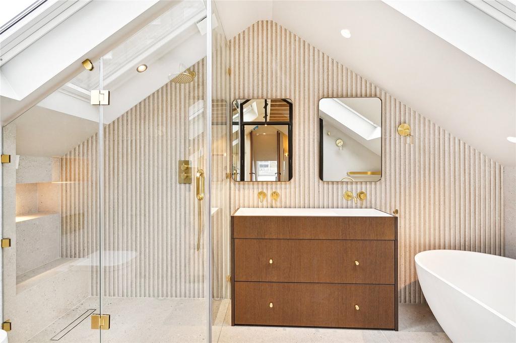 Principal Bathroom