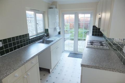 2 bedroom terraced house to rent, Hatch Street, Faversham, ME13