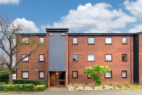 2 bedroom flat for sale, Rowlands Close, Mill Hill, London