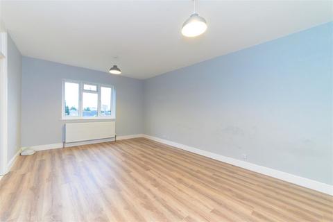 2 bedroom flat for sale, Rowlands Close, Mill Hill, London