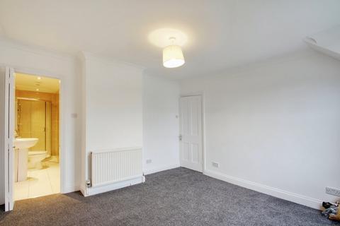 3 bedroom apartment to rent, High Street, Iver SL0