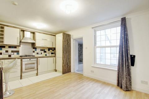 3 bedroom apartment to rent, High Street, Iver SL0