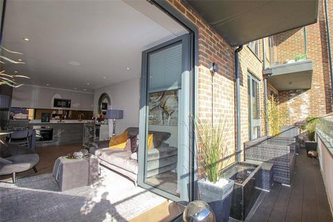 2 bedroom apartment for sale, Leigh Road, Leigh-on-Sea, SS9