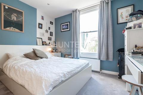 2 bedroom flat to rent, Westbere Road, London, NW2