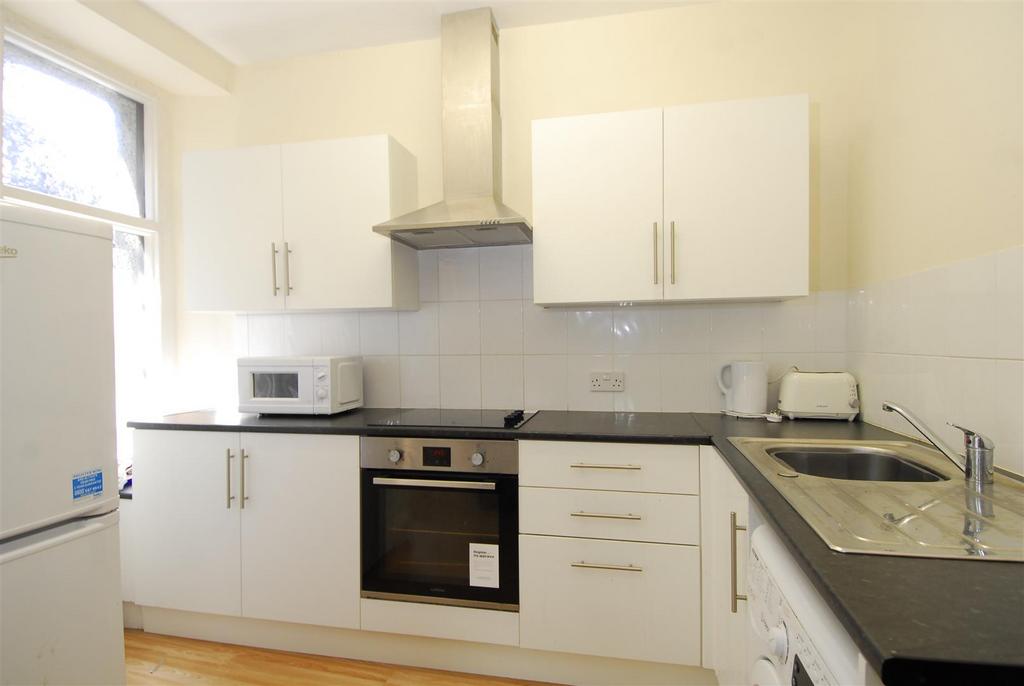 87 Alexander Rd001.JPG