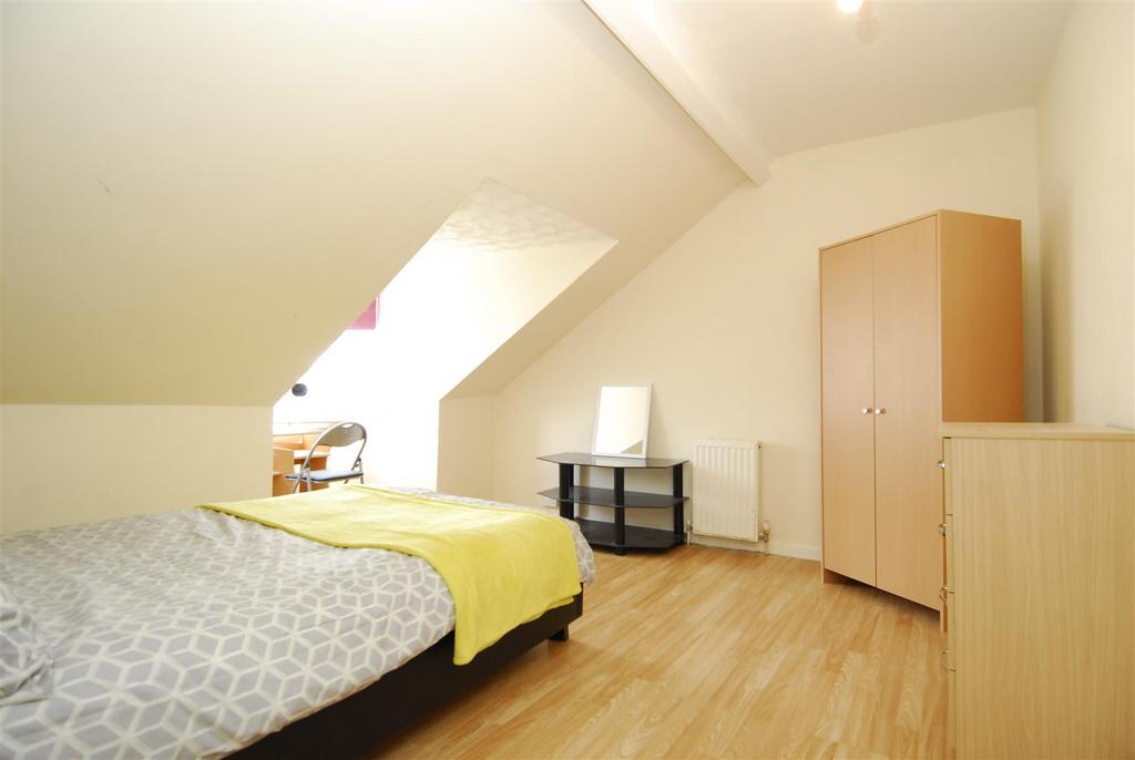 87 Alexander Rd004.JPG