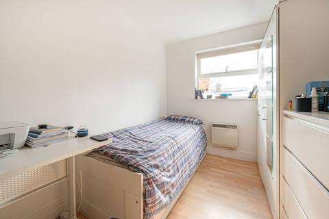 2 bedroom flat for sale, Wilshaw Close, Hendon, London, NW4