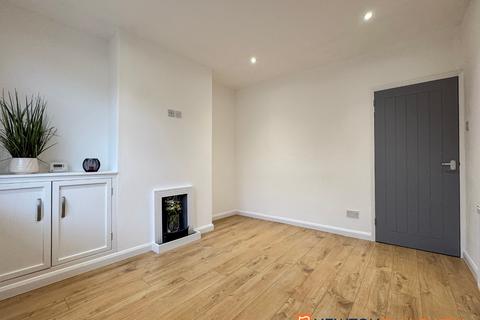 2 bedroom terraced house for sale, Bowbridge Road, Newark NG24