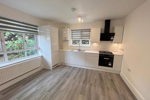 2 bedroom apartment to rent, Beverley Way, London SW20