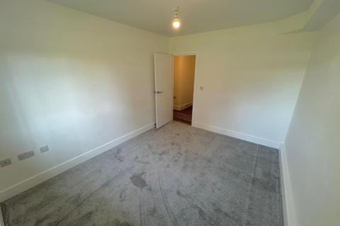 2 bedroom apartment to rent, Beverley Way, London SW20