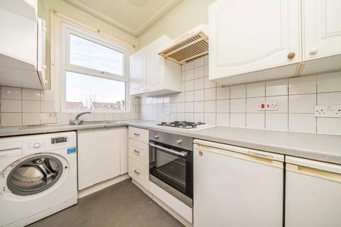 3 bedroom flat for sale, King Charles Road, Surbiton KT5