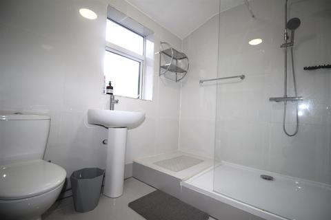 1 bedroom in a house share to rent, Ordnance Road, Enfield