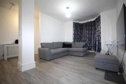 1 bedroom in a house share to rent, Ordnance Road, Enfield