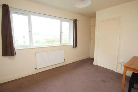 3 bedroom maisonette to rent, Rusham Park Avenue, Egham TW20