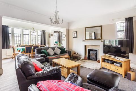 2 bedroom flat for sale, Bluehouse Lane, Oxted, Surrey