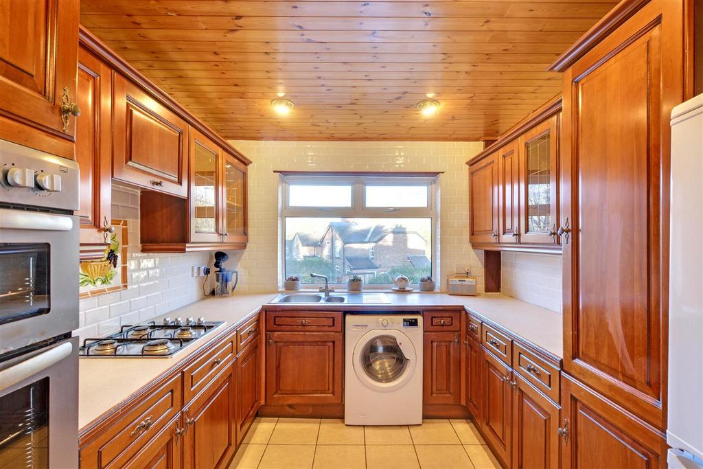 Kitchen 3.jpeg