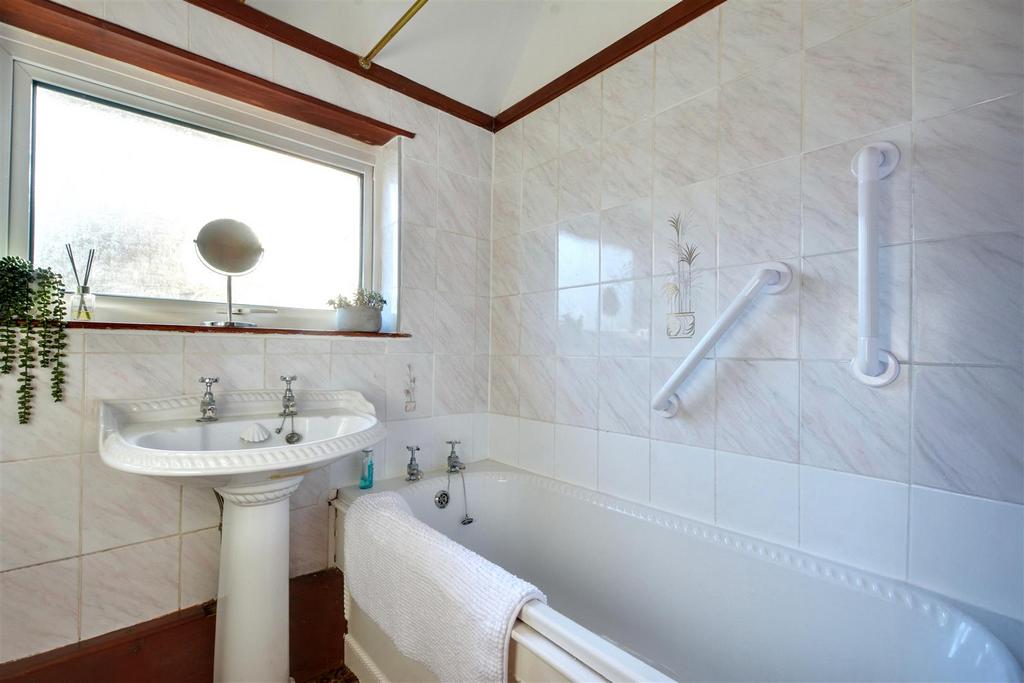 Bathroom.jpeg