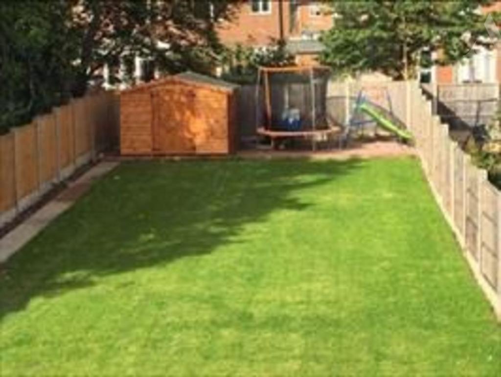 79 Green Lane Garden x 2