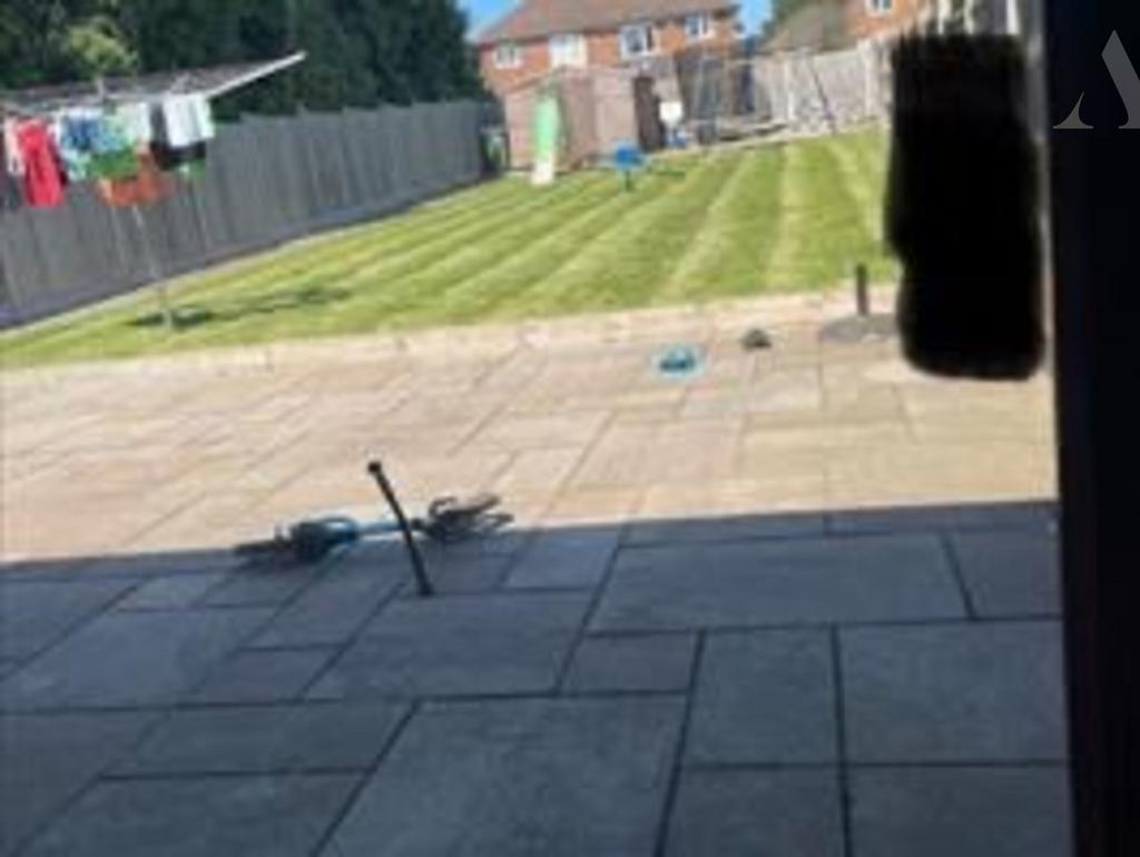 79 Green Lane Garden x 3