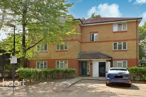 1 bedroom apartment for sale, Cambridge Close, London