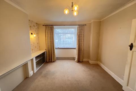 4 bedroom semi-detached house to rent, Hogarth Gardens,  Hounslow, TW5