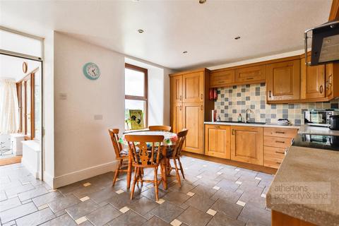 5 bedroom farm house for sale, Longsight Road, Clayton Le Dale, Ribble Valley