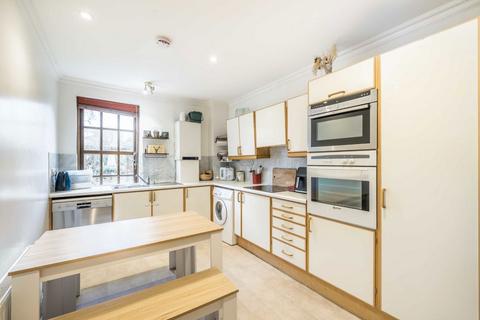 2 bedroom flat for sale, Queens Reach, East Molesey KT8