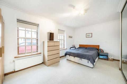 2 bedroom flat for sale, Queens Reach, East Molesey KT8