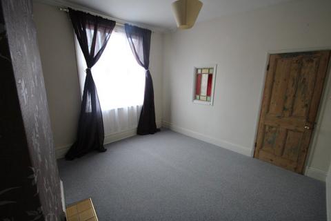 3 bedroom terraced house to rent, Fleetwood Road, Leicester