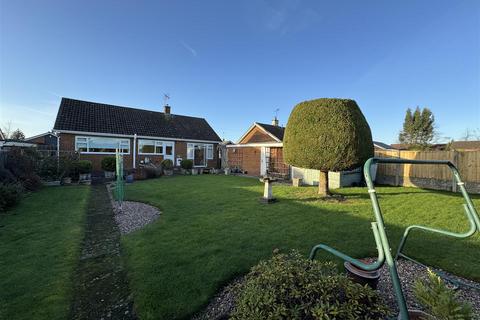 2 bedroom detached bungalow for sale, Field Close, Worksop S81