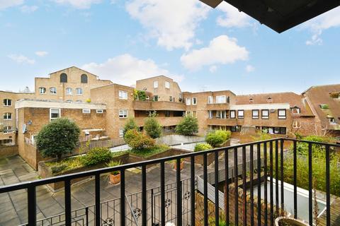 3 bedroom flat for sale, London E1W