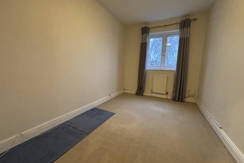 2 bedroom flat to rent, Monarchs Court, 10 Grenville Place, London, NW7