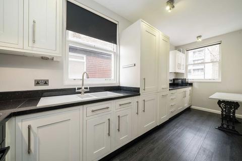 2 bedroom flat to rent, Chiswick High Road, London W4