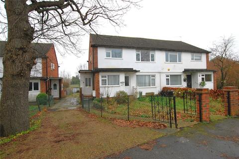 2 bedroom maisonette to rent, Worplesdon Road, Guildford, Surrey, GU2