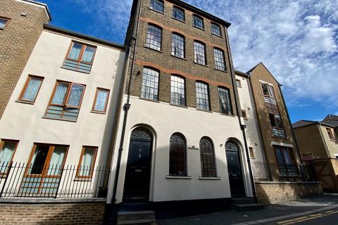 2 bedroom penthouse for sale, Princes Street, Gravesend, DA11