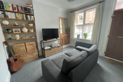 2 bedroom terraced house to rent, Hartopp Road, Leicester