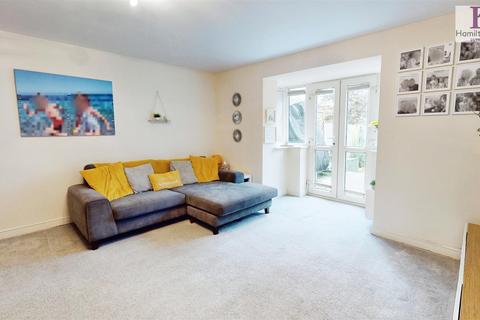 4 bedroom townhouse for sale, Western Close, BD6