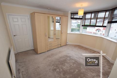 3 bedroom semi-detached house to rent, Warren Avenue, SOUTHAMPTON SO16