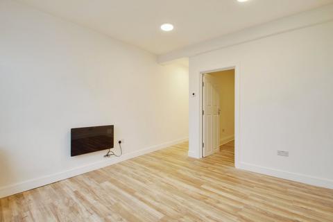 1 bedroom apartment to rent, High Street, Iver SL0