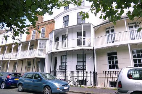 1 bedroom apartment to rent, South Terrace, West Sussex BN17