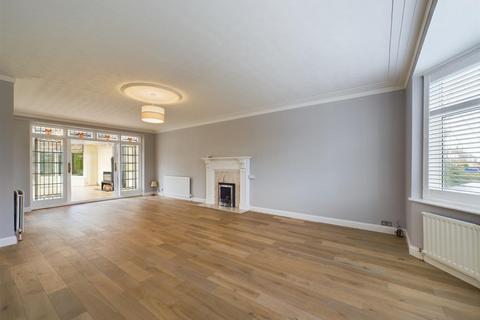 4 bedroom detached house to rent, The Broadway, Tynemouth