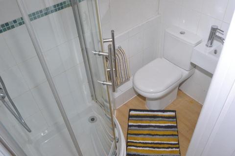 4 bedroom terraced house to rent, Claude Street, Nottingham NG7