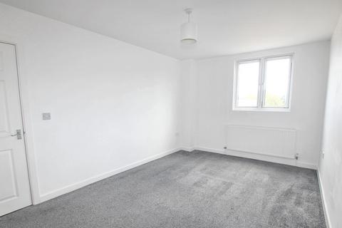 2 bedroom apartment to rent, Radford Way, Billericay