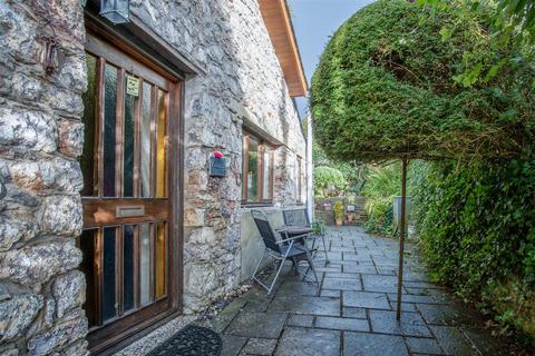 2 bedroom cottage for sale, St John's Hill, Tenby