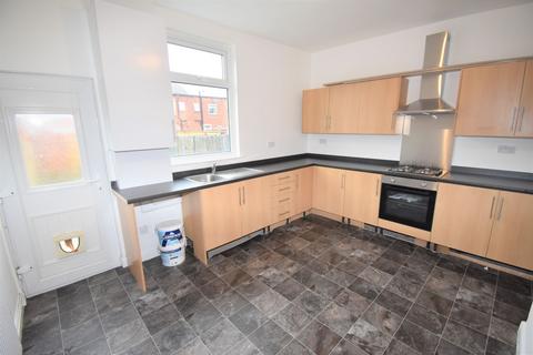 2 bedroom terraced house to rent, Ash Street, Manchester M29