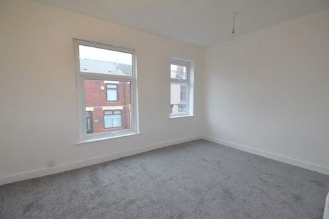 2 bedroom terraced house to rent, Ash Street, Manchester M29