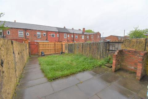 2 bedroom terraced house to rent, Ash Street, Manchester M29