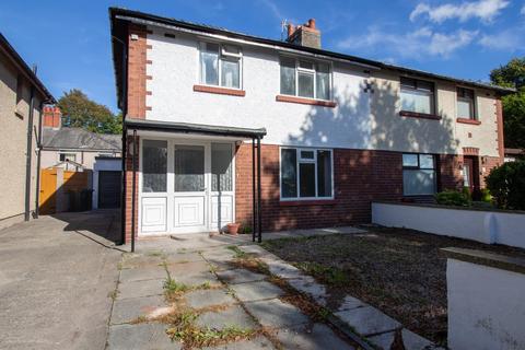 3 bedroom semi-detached house to rent, York Road, Lancaster