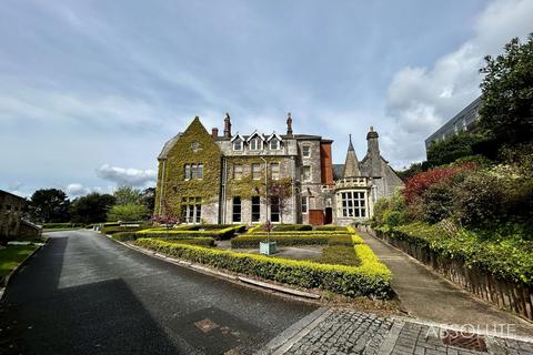 2 bedroom apartment to rent, Middle Lincombe Road, Torquay, TQ1